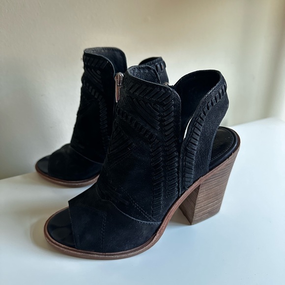 Vince Camuto Open Toe Booties size 6.5 - Picture 3 of 6